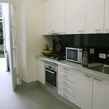 Sparkling 4 Bedroom Apartment In Lisbon *
